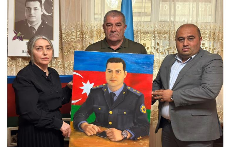 İctimai şuranın sədri şəhid ailəsi ilə görüşdü - FOTO