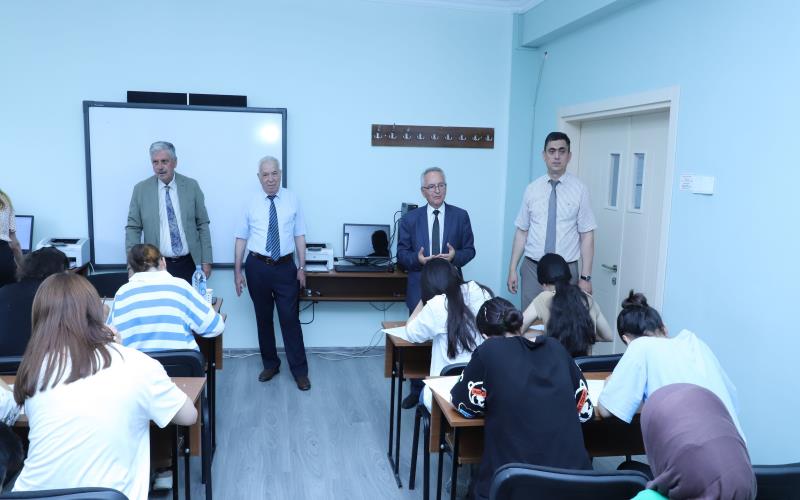 İctimai şura üzvləri LDU-da imtahanların gedişini izləyib